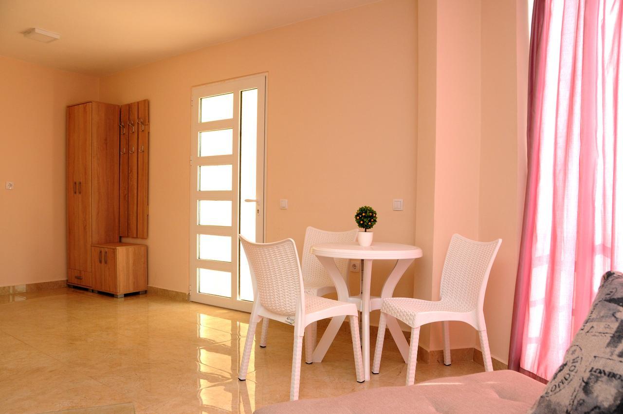 Bed and Breakfast Mala Plaza Ulcinj Exterior foto
