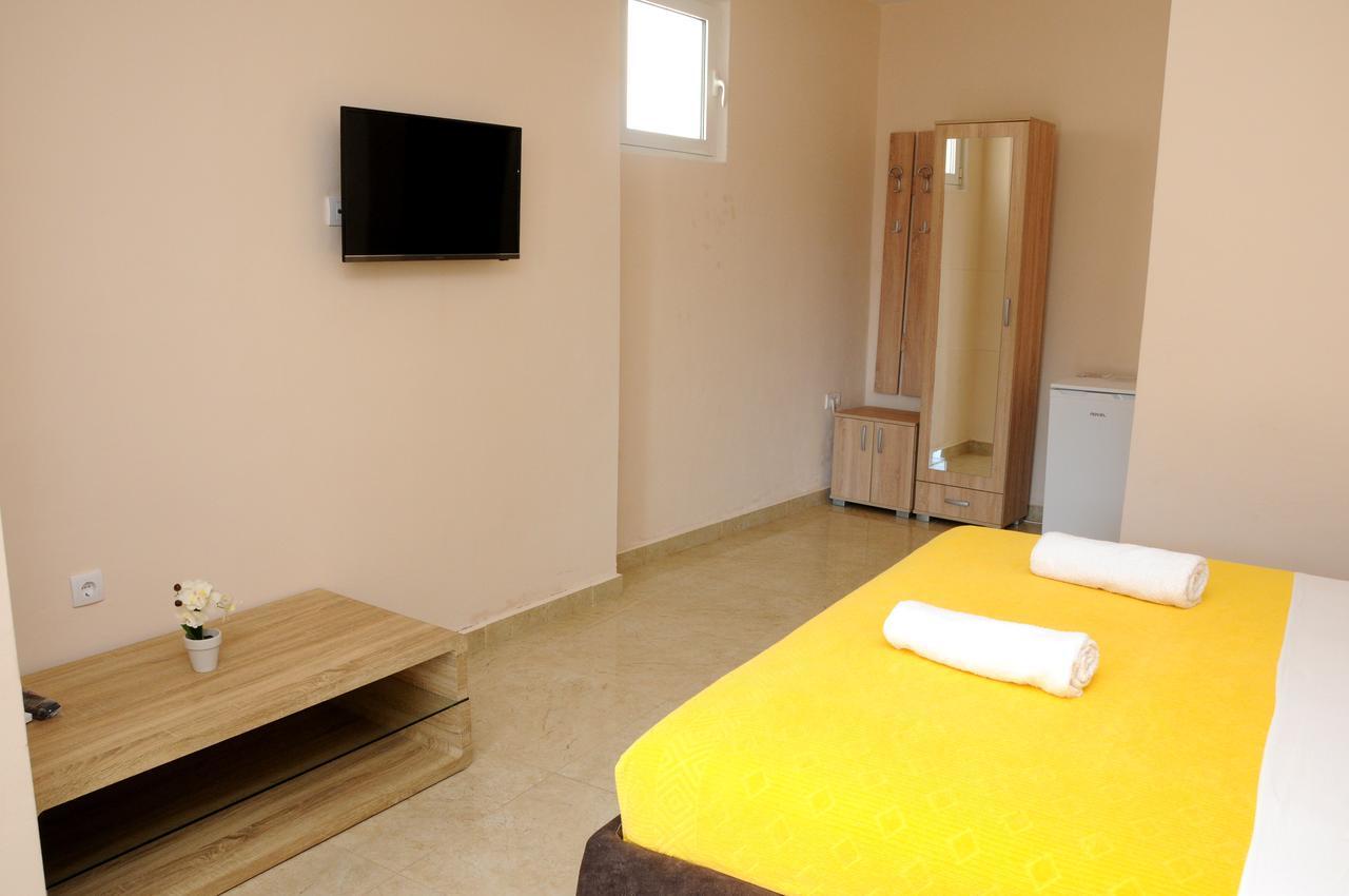 Bed and Breakfast Mala Plaza Ulcinj Exterior foto